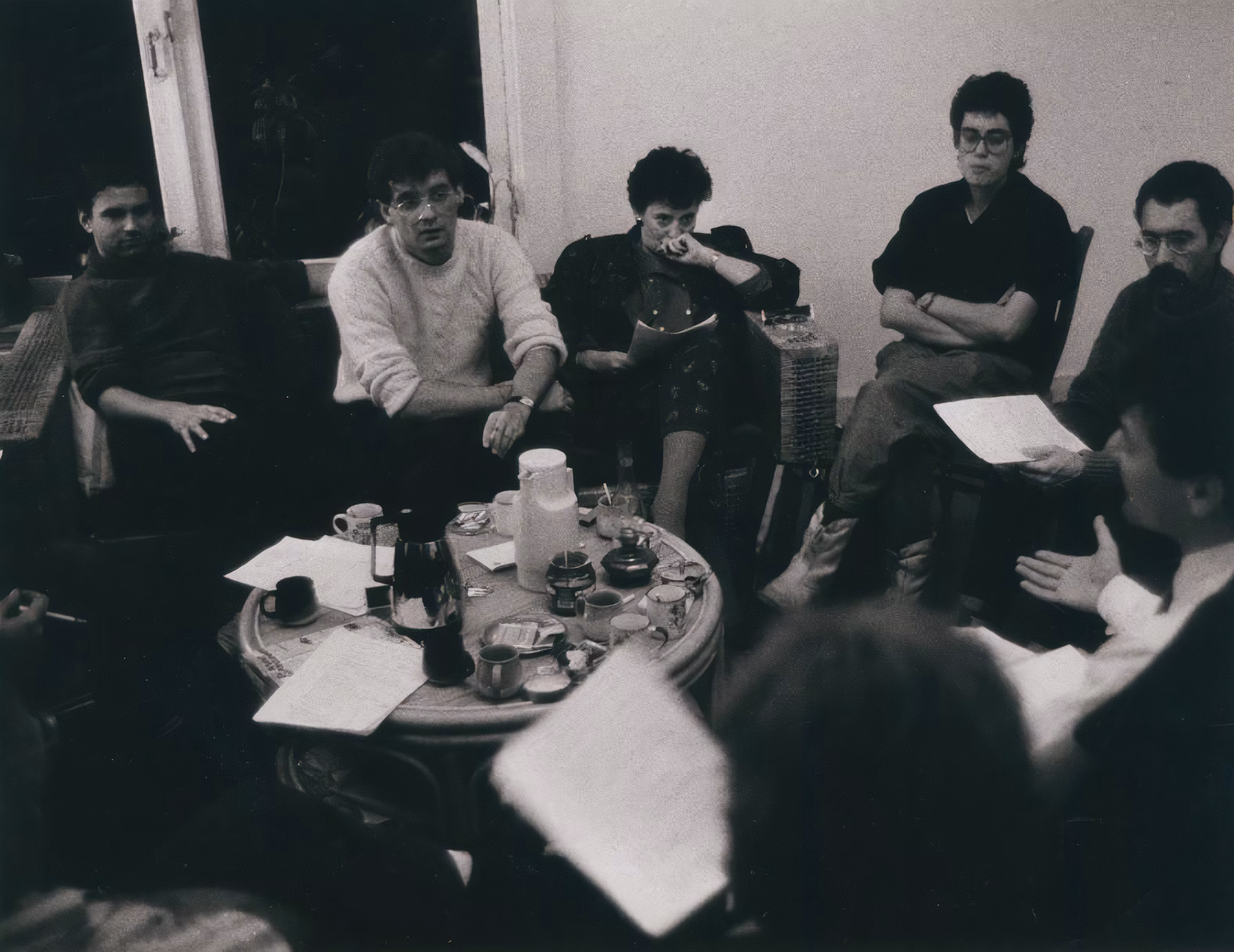 sober home recovery meeting